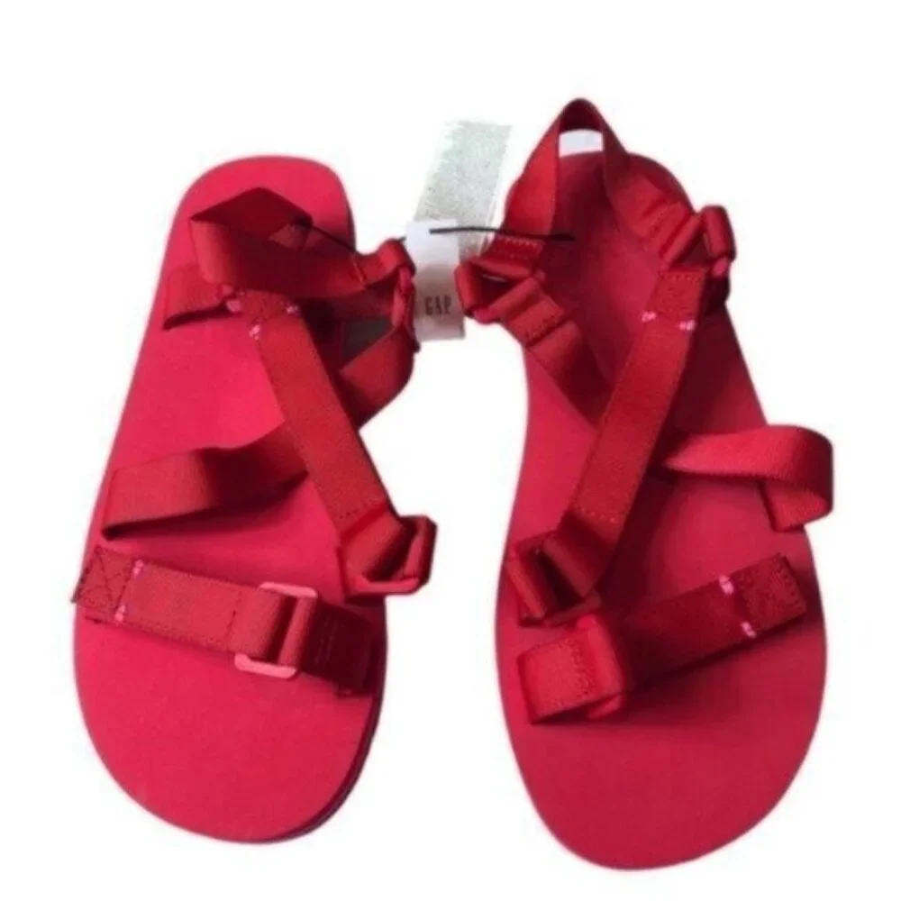 NWT GAP Red Sporty Strappy Flat Sandals Medium